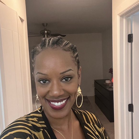 Meet your Posher, Achie - Picture 5 of 6